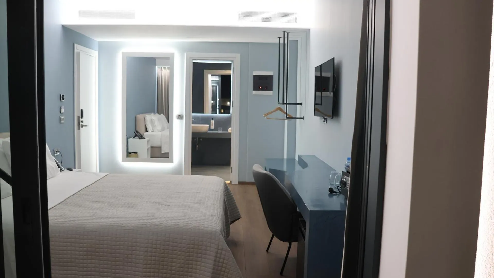 Hotel Porta Ksamil 4*,