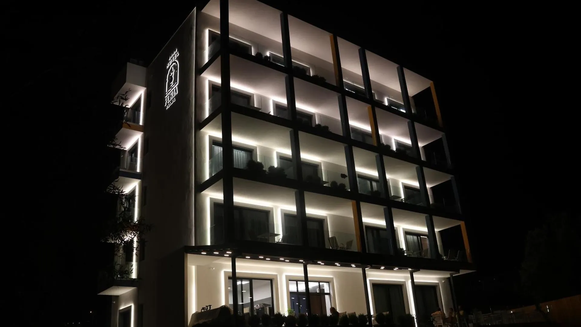 Hotel Porta Ksamil 4*,