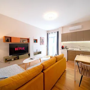 https://colorful-comfy-condo-central-tirana.hotels-in-tirana.com